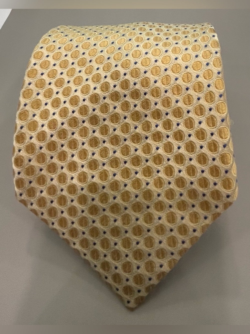 Vintage 90’s 100% Silk Jones New York Cream Tie with Gold Circles WPL2831